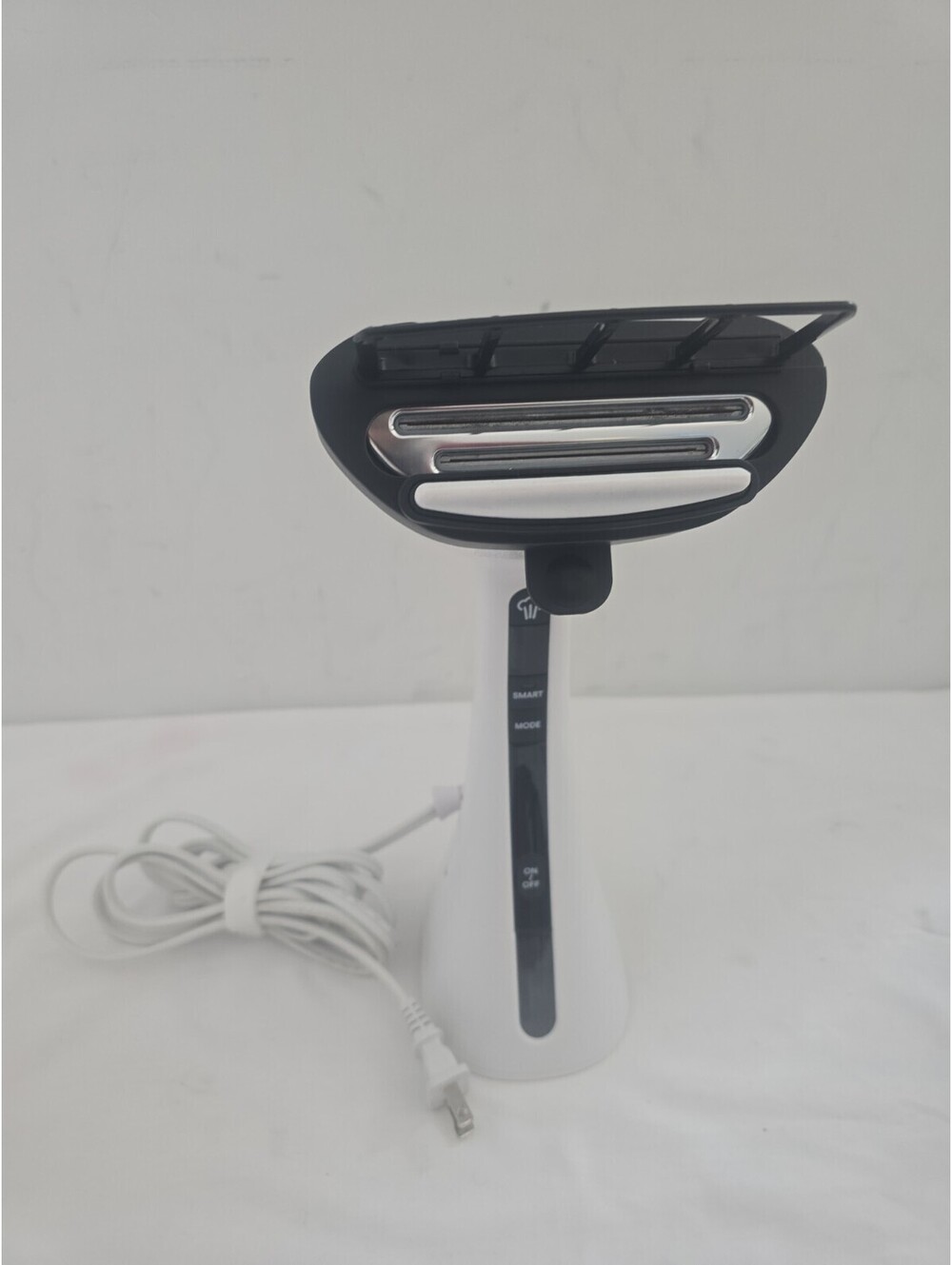 Conair Handheld Garment Steamer w/ Built-In Steam Creaser Used